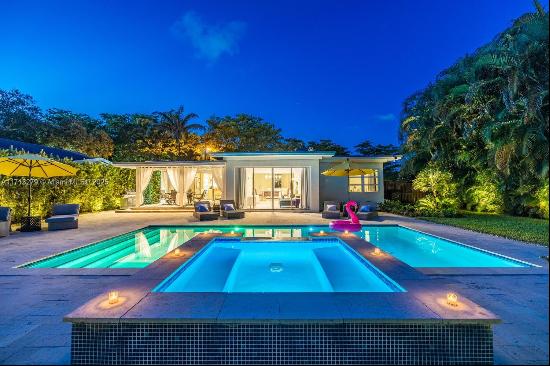 A stunning find in one of Miami's finest neighborhoods of Biscayne Park. Beautifully updat