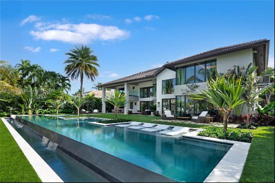 Villa Encanto: Redefining an exceptional, contemporary lifestyle in prestigious Golden Isl