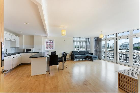 Apartment to rent in Langbourne Place, E14