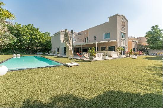 Renovated Single-Row Villa in Novelia