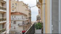 DUPLEX APARTMENT IN DOWNTOWN CANNES