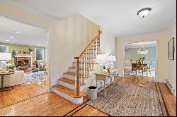 7 Rough Riders Court, Cold Spring Harbor, NY 11724