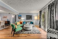 Beautifully Updated Condo in the Highgate Community in Sandy Springs