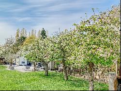 Monumental Manor Farm on the Most Beautiful Lane in Tiel