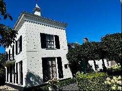 Monumental Manor Farm on the Most Beautiful Lane in Tiel