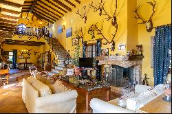 Luxury Estate with Private Airstrip and Hunting Potential in Cáceres.