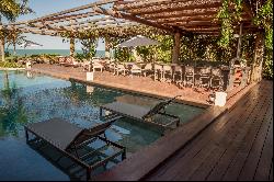 House with a privileged view of the ocean in a gated community