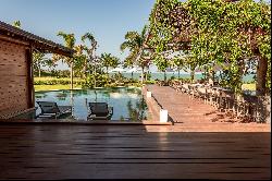 House with a privileged view of the ocean in a gated community