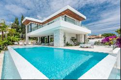 Luxurious Pavo Real Villa