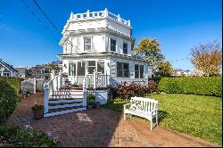 The Iconic Octagon House