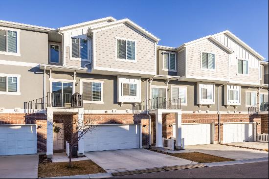 Charming Townhouse in Riverton's Parkside Subdivision