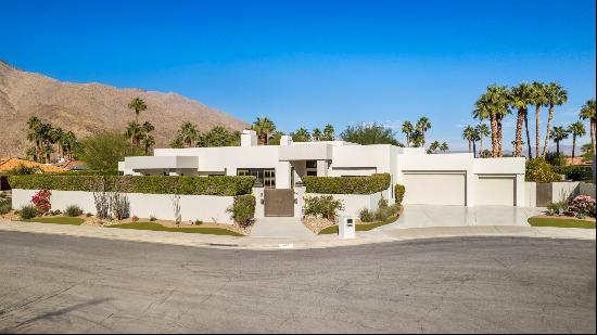 900 Dogwood Circle E, Palm Springs CA 92264