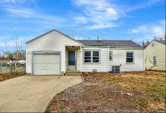 2002 S Green St, Wichita KS 67211