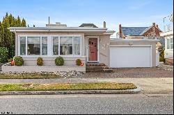 2 N Pembroke Ave, Margate NJ 08402