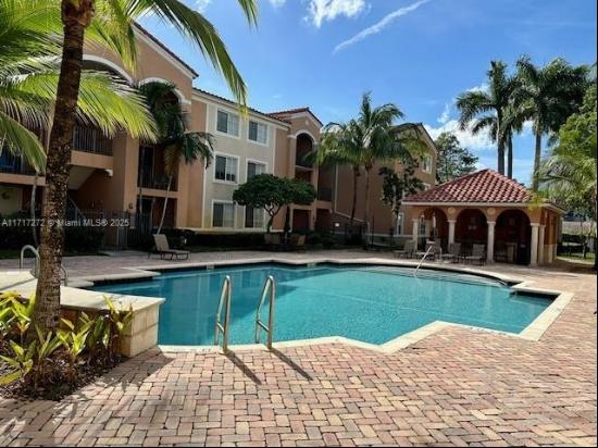 6801 SW 44th St Unit 302, Miami FL 33155