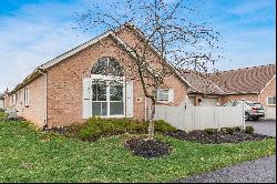 4910 Meadow Run Drive, Hilliard OH 43026