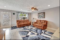 466 Burgundy J, Delray Beach FL 33484