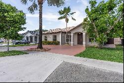 8885 NW 168th St, Miami Lakes FL 33018