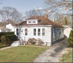 15 E Cedar Street, Massapequa NY 11758