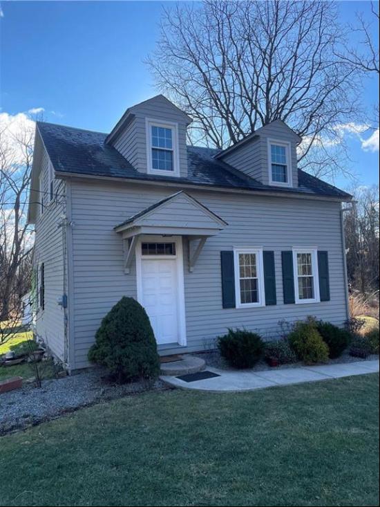 432 Henry Road, Bushkill Twp PA 18064