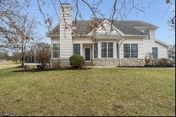 8 Westgate Dr, Clinton Twp. NJ 08801