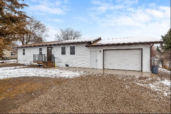 1820 Sweetbriar Street, Rapid City SD 57703