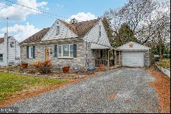 2504 Honeysuckle Lane, Lancaster PA 17603