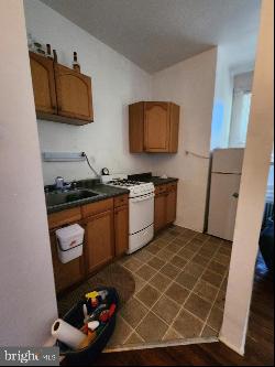 927 S Farragut Street Unit 1R, Philadelphia PA 19143