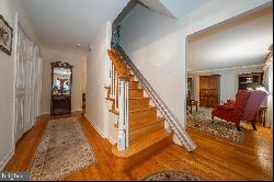 203 Cherry Hill Lane, Broomall PA 19008