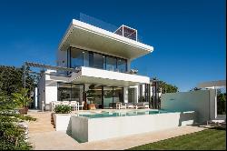 Exceptional modern villa, just a short walk to the beach, locate, Estepona 29680