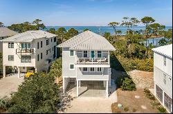 1641 Wayfarers Ct, St. George Island FL 32328