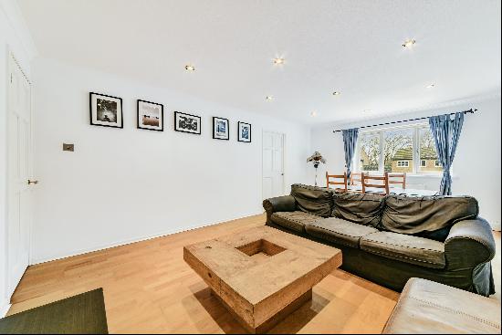 A one bedroom flat available to rent in St Gerard's Close, SW4.