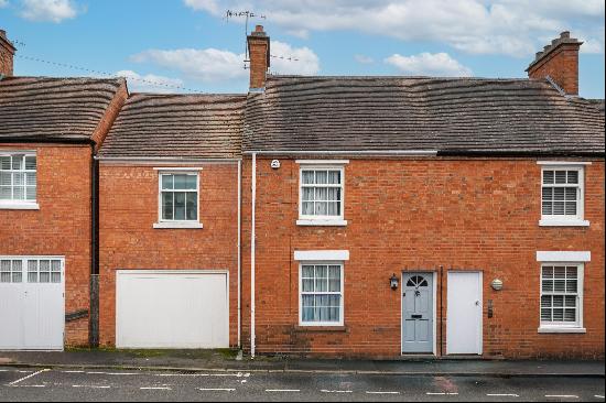 An excellent semi-detached property with a garage in the centre of Old Town, Stratford-upo