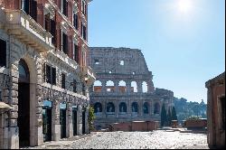 Exclusive penthouse with views of the Roman Forum