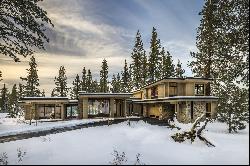 Mountain Modern Home Seamlessly Blends Luxury, Comfort, & Natural Beauty