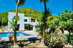 Ibiza Villa: Serene Luxury