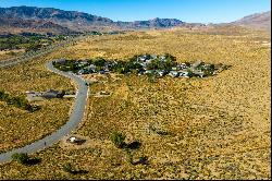 2.98-acre blend of serenity and desert living