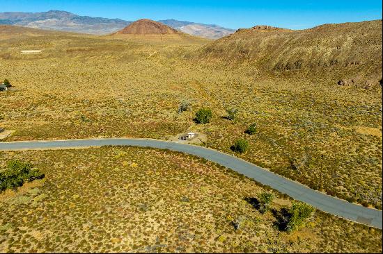 2.98-acre blend of serenity and desert living