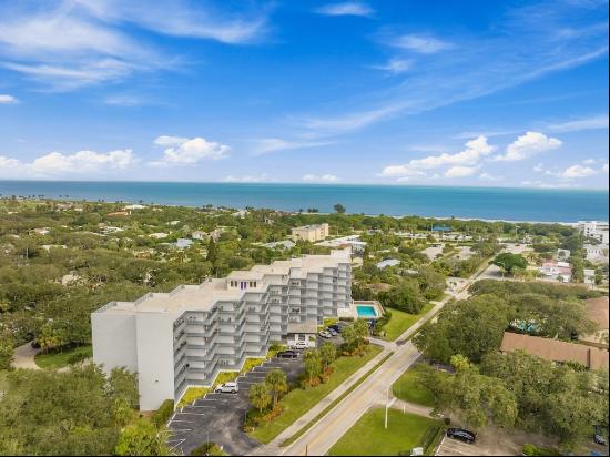 935 E Causeway Boulevard #104