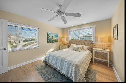 3801 4th Ave #5, Holmes Beach, FL 34217