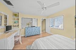 3801 4th Ave #5, Holmes Beach, FL 34217