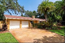 1713 North Dr, Sarasota, FL 34239