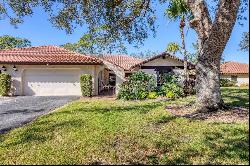 5561 Golf Pointe Dr, Sarasota, FL 34243