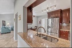 5561 Golf Pointe Dr, Sarasota, FL 34243