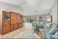 5561 Golf Pointe Dr, Sarasota, FL 34243