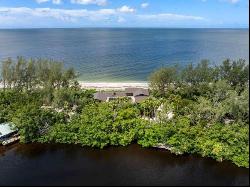 8440 Sanderling Rd, Sarasota, FL 34242