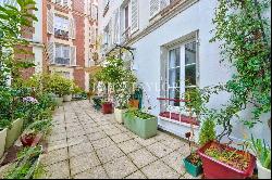 Duplex on wooded courtyard - near Passy