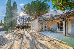 Charming Stone House with Mountain Views in Le Rouret