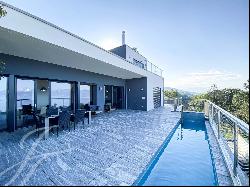 Villa with swimming pool and panoramic view