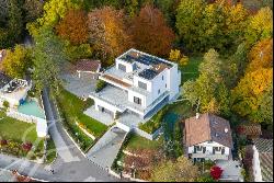 Villa with swimming pool and panoramic view